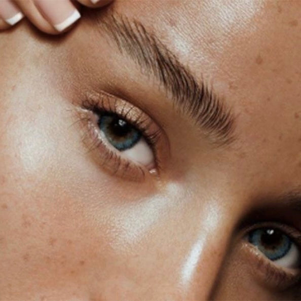 Cils et sourcils : la recette miracle pour les entretenir et les faire pousser !